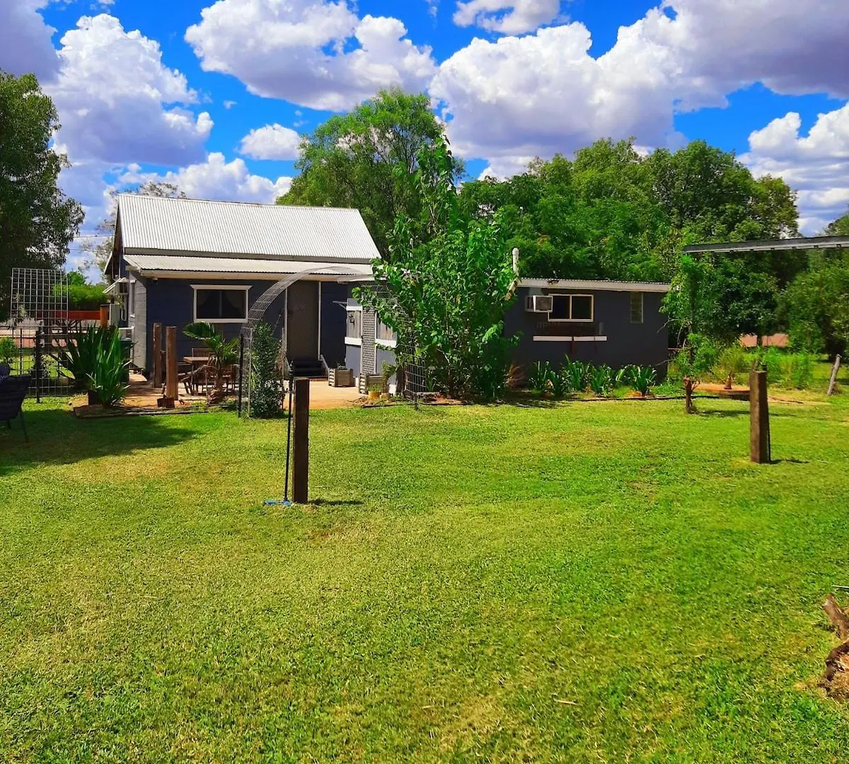 Rosewood Cottage -Entire 2 Bedroom Home With Netflix & Wifi Tambo オーストラリア