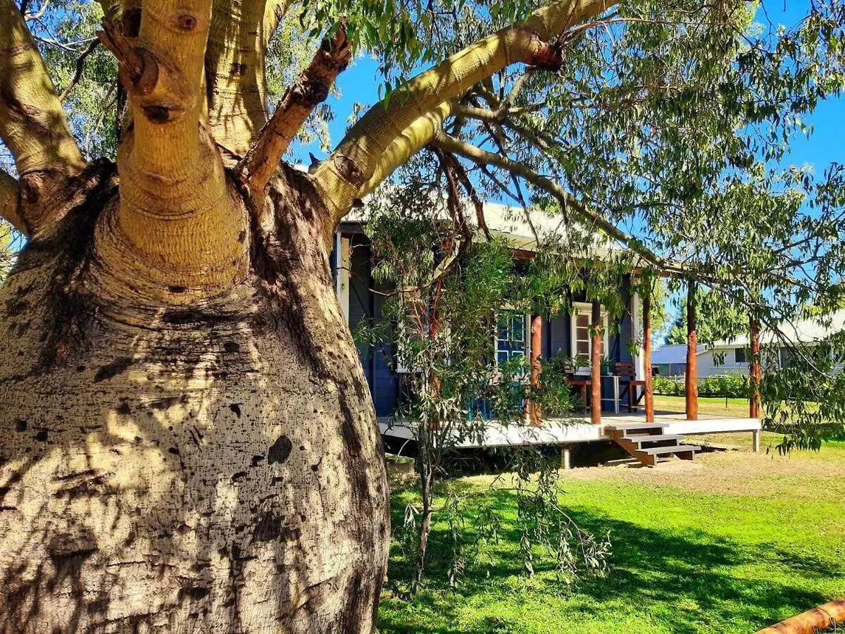Rosewood Cottage -Entire 2 Bedroom Home With Netflix & Wifi Тамбо