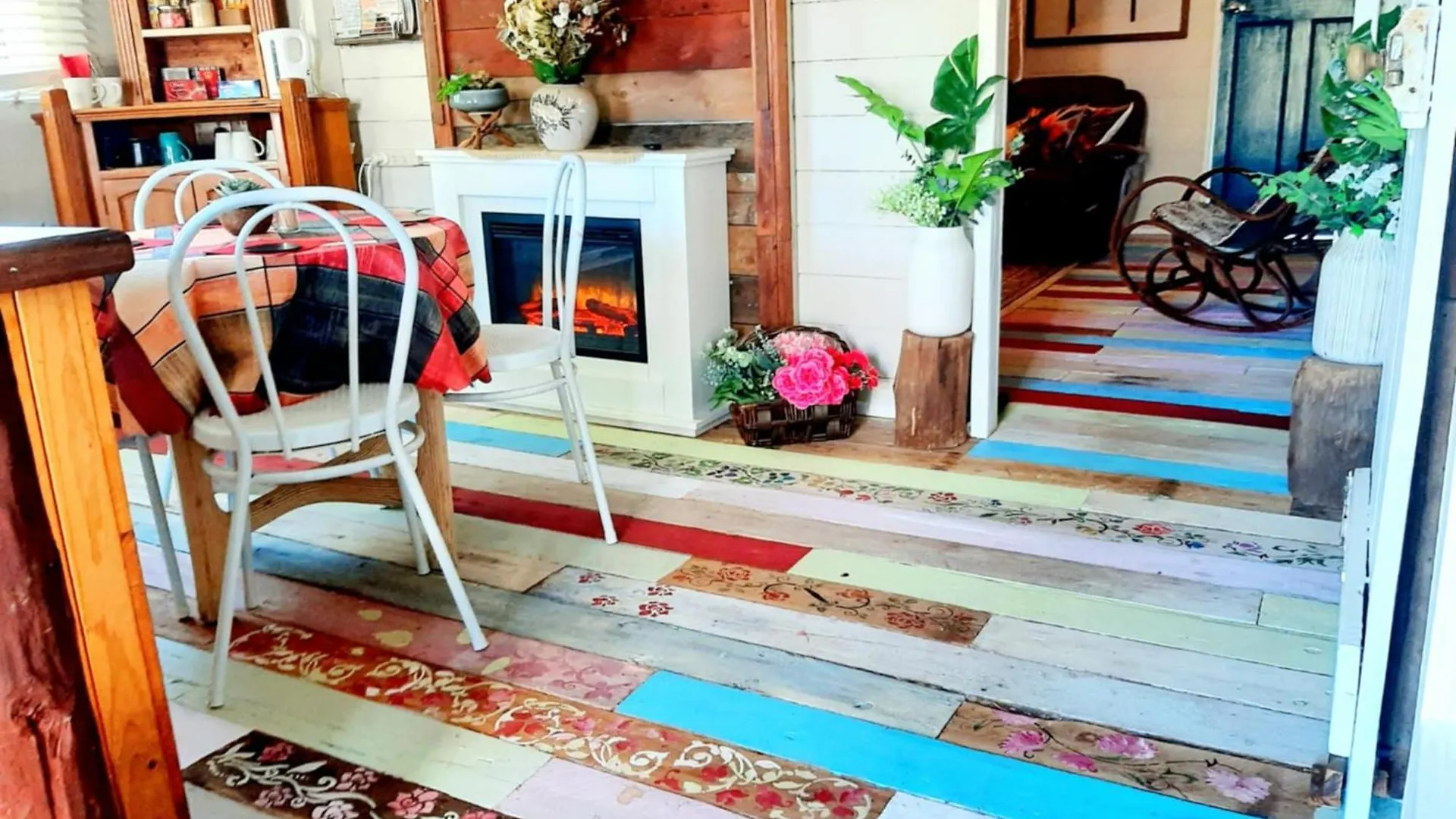 Rosewood Cottage -Entire 2 Bedroom Home With Netflix & Wifi Tambo オーストラリア