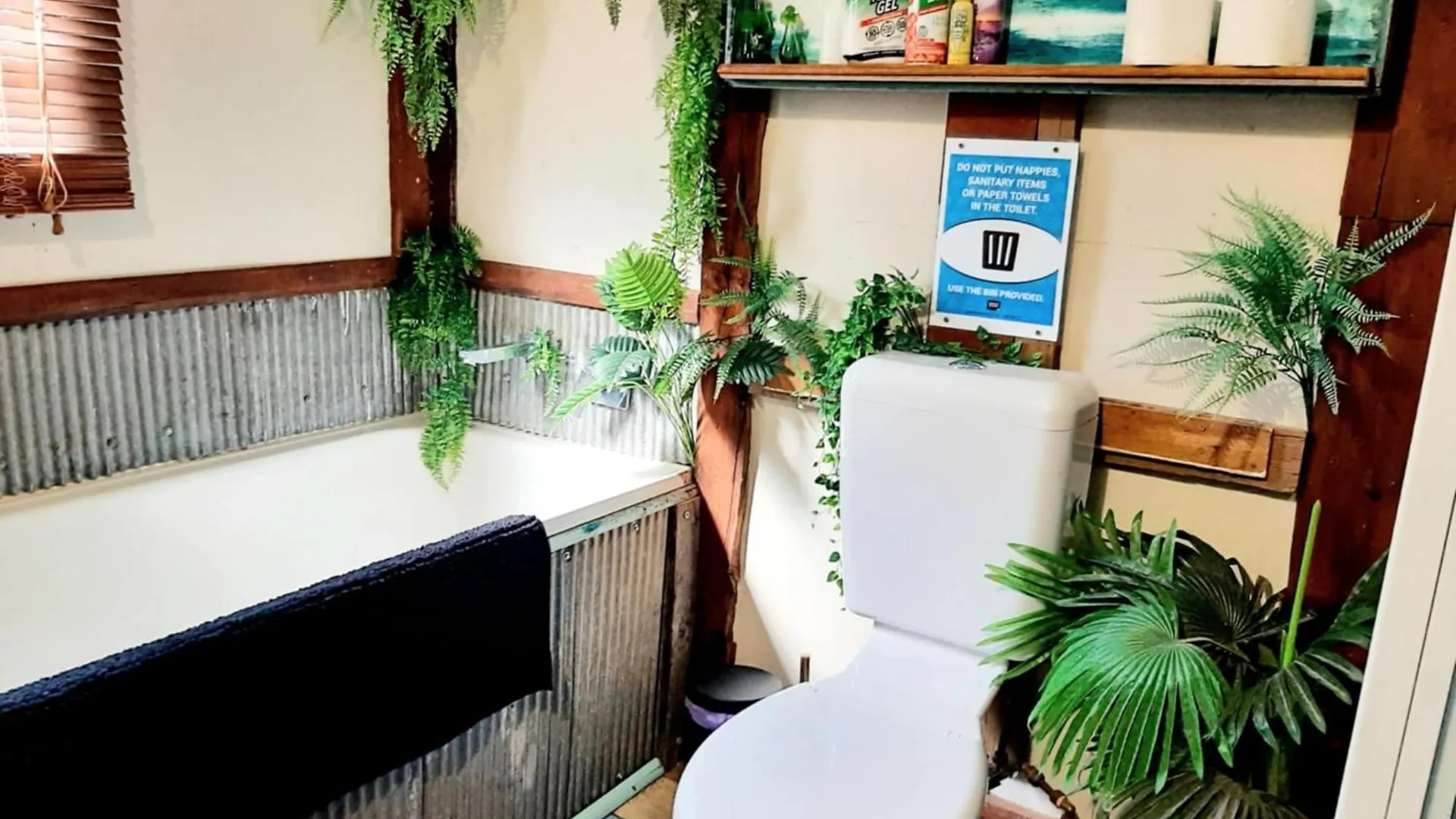 Rosewood Cottage -Entire 2 Bedroom Home With Netflix & Wifi Tambo 0*,  オーストラリア