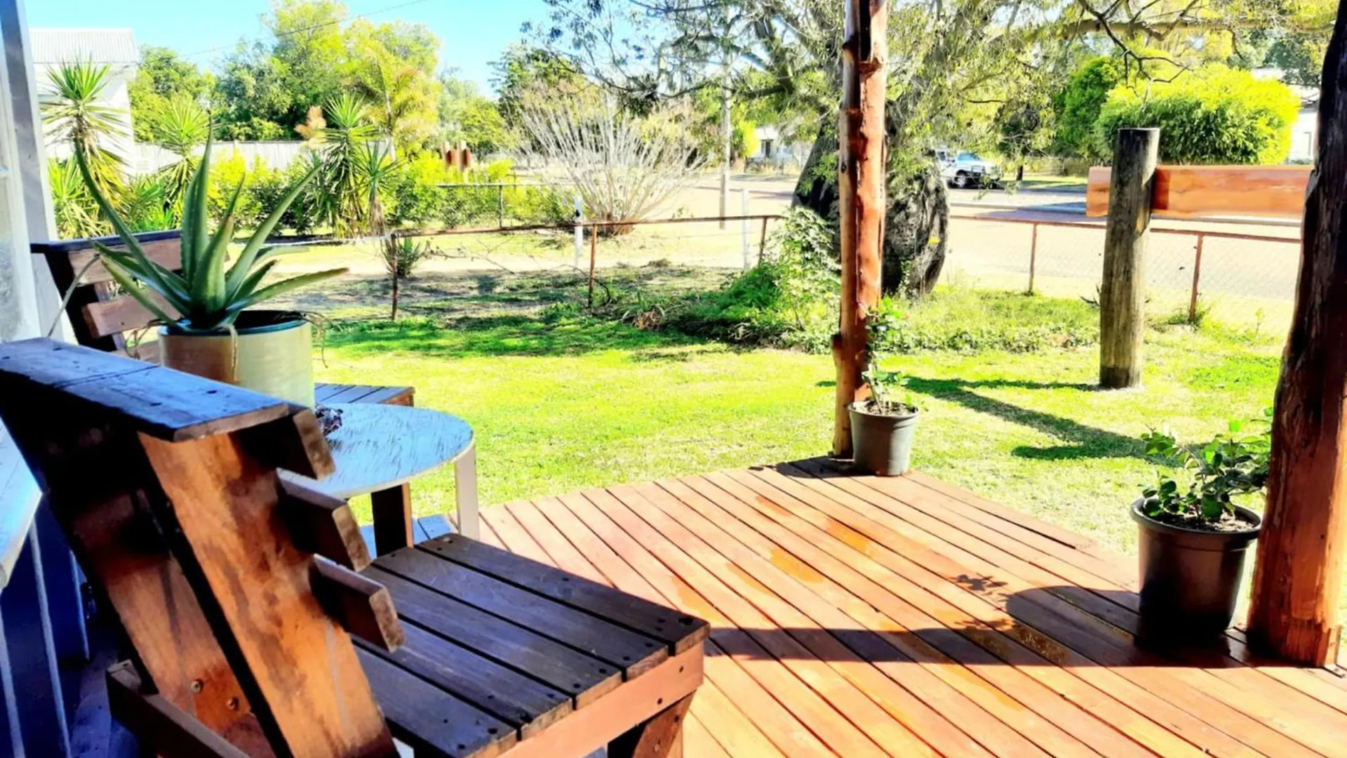 Rosewood Cottage -Entire 2 Bedroom Home With Netflix & Wifi Tambo