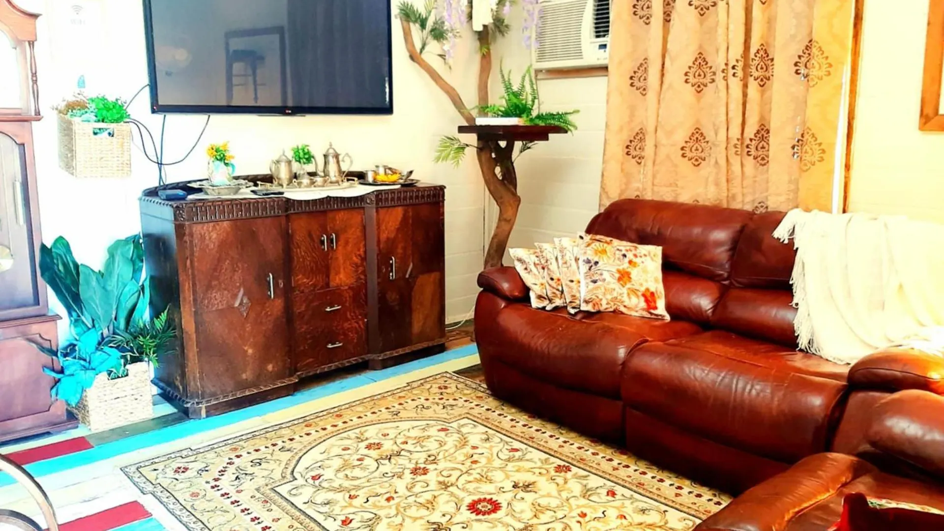 Rosewood Cottage -Entire 2 Bedroom Home With Netflix & Wifi Tambo