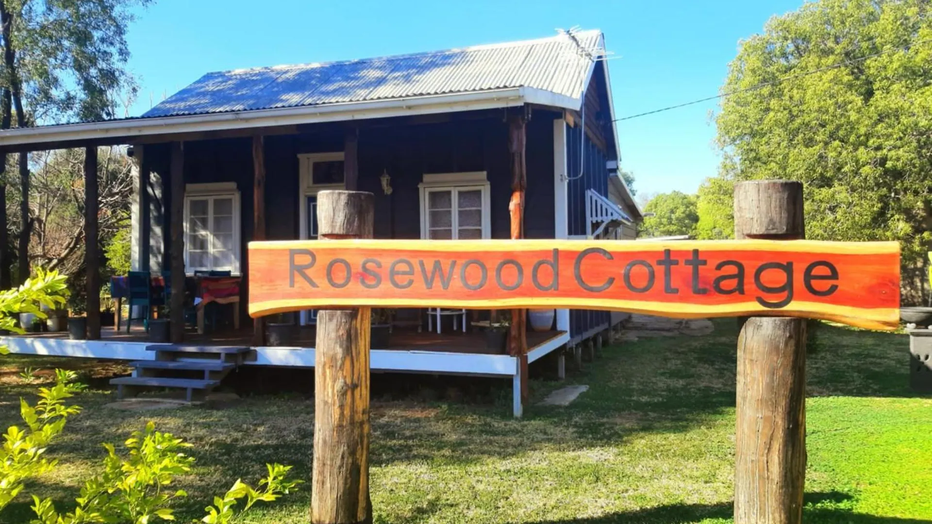 Rosewood Cottage -Entire 2 Bedroom Home With Netflix & Wifi Тамбо Дом отдыха